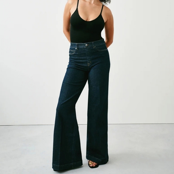 SPANX Denim - SPANXshape™ Everywhere Dark Blue Wide Leg Jeans, Size MP ~ NWT